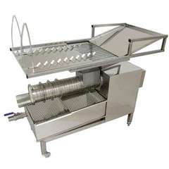 Stół do odsklepiania ręczny z wytłaczarką 50kg/h Stół do odsklepiania ręczny z wytłaczarką 50kg/h