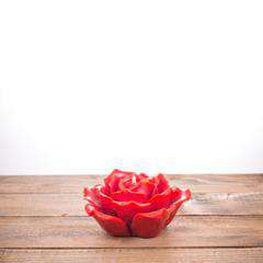 Świeca z wosku - KWIAT CZERWONY Świeca z wosku - KWIAT CZERWONY