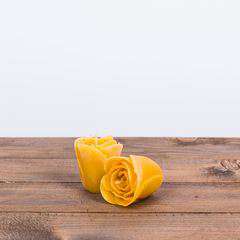 Świeca z wosku - Róża Pąk II średnia kolor naturalny