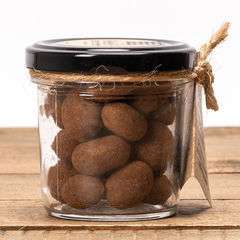 Api Snaks Migdał w czekoladzie mlecznej z pyłkiem , cynamonem i kakao 50g Api Snaks Migdał w czekoladzie mlecznej z pyłkiem , cynamonem i kakao 50g