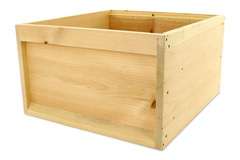 Korpus drewniany jednościenny do ula Dadant US 12R (482x285mm) Korpus drewniany jednościenny do ula Dadant US 12R (482x285mm)