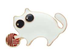 Broszka Kotek z motkiem biały Broszka Kotek z motkiem biały