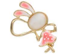 Broszka ozdobna Króliczek ze skakanką Broszka ozdobna Króliczek ze skakanką