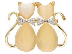 Broszka dwa koty w kolorze brzoskwiniowym Broszka dwa koty w kolorze brzoskwiniowym