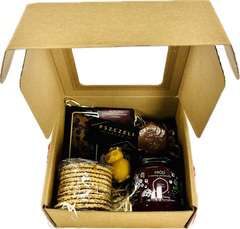 Zestaw prezentowy w pudełku z okienkiem "Porzeczka, miód i czekolada" Zestaw prezentowy w pudełku z okienkiem "Porzeczka, miód i czekolada"